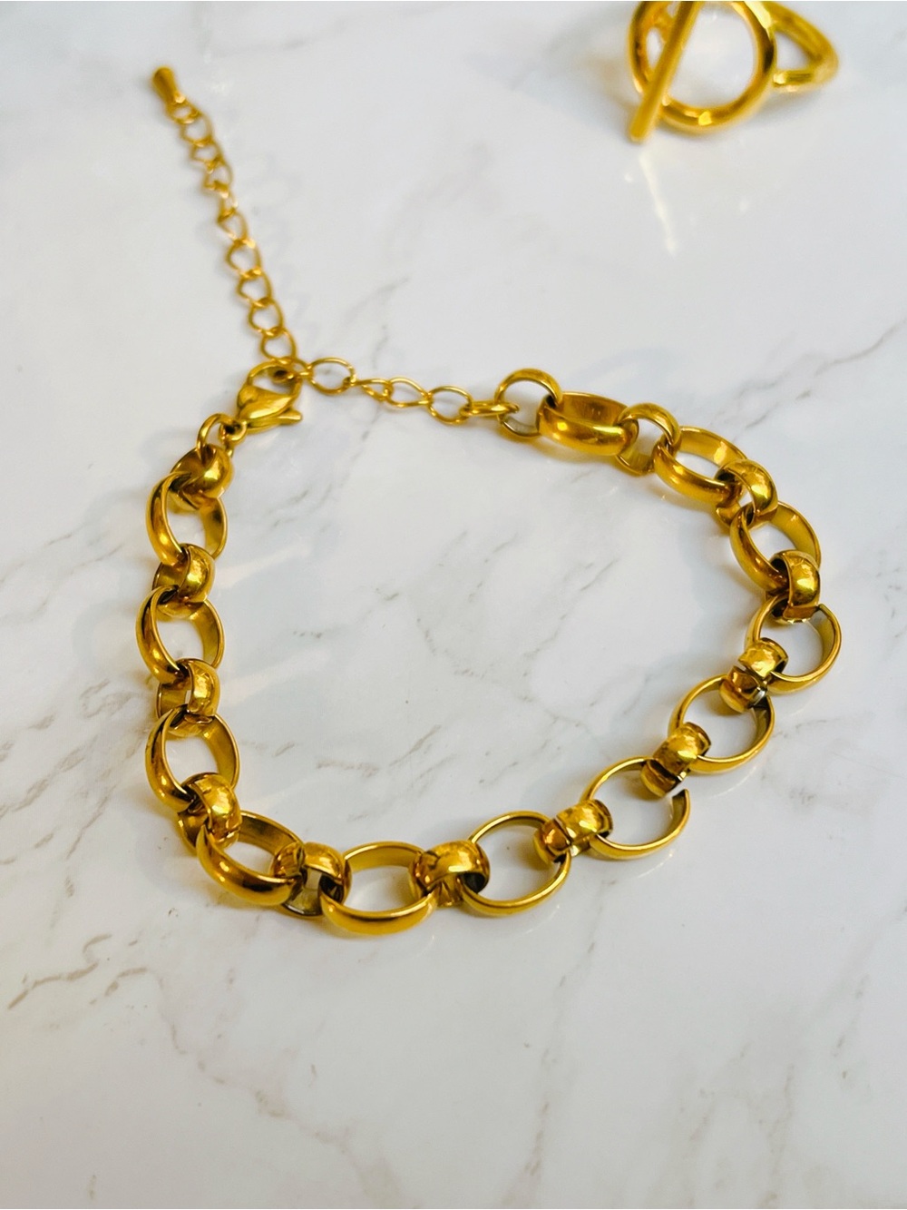 18k yellow gold Oval link stainless waterproof 7” to 9” bracelet adjustable